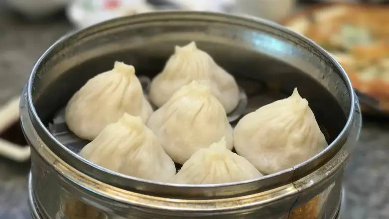 370. Steamed Bun Filled with Pork Nanxiang Style 南翔小籠包